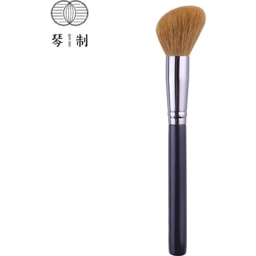 QINZHI Professional Handmade Make Up Brush Angled Contour Blush Brush Soft Goat Hair Synthetic Fiber Makeup Brushes