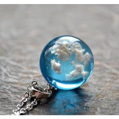 Chic Transparent Resin Rould Ball Moon Pendant Necklace Women Blue Sky White Cloud Chain Necklace Fashion Jewelry Gifts for Girl