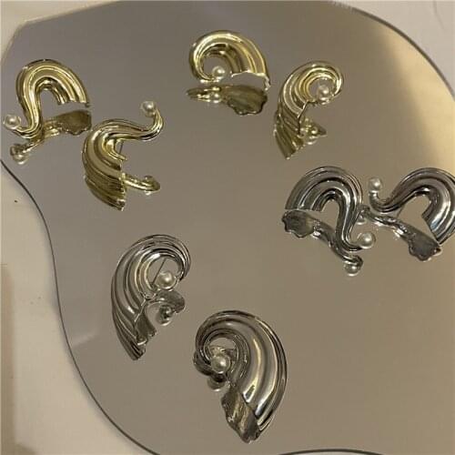 AOMU Exaggerated Personality Retro Metal Irregular Threaded Pearl Exquisite Stud Earrings for Women Punk Hip Hop Jewelry