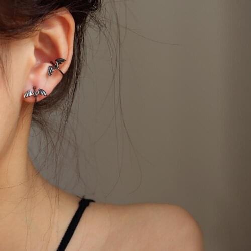 2021 New Halloween Retro Bat Ear Bone Clip Without Pierced Simple And Exquisite Wings Ear Bone Clip Gothic Earrings Wild