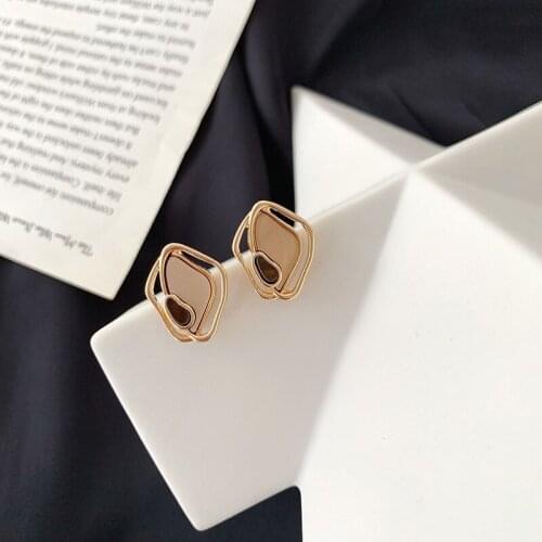 Retro and Elegant Stud Earrings For Women Alloy palace cold wind ear jewelry Birthday Gifts