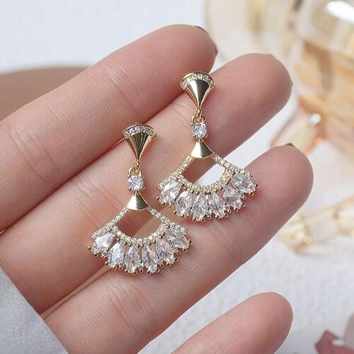 Exquisite copper inlaid zirconium hollow fan earrings 14K real gold electroplating womens prom party earrings Korean jewelry