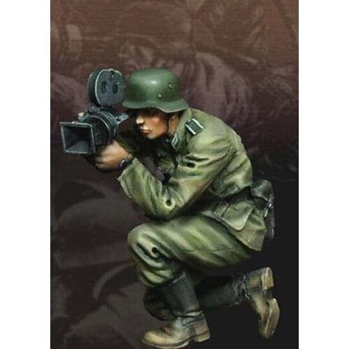 1/35 Scale Unpainted Resin Figure war reporting officer GK figure