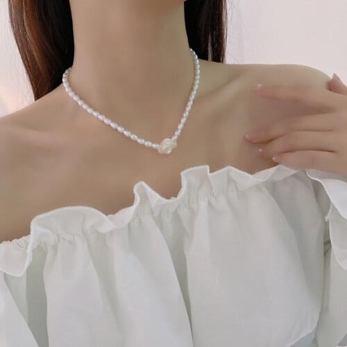 Vintage Fairy Temperament Flower Necklace Women Girls Simple Pearls Necklace