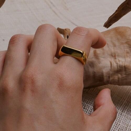 JEAE Women's Gold Rings