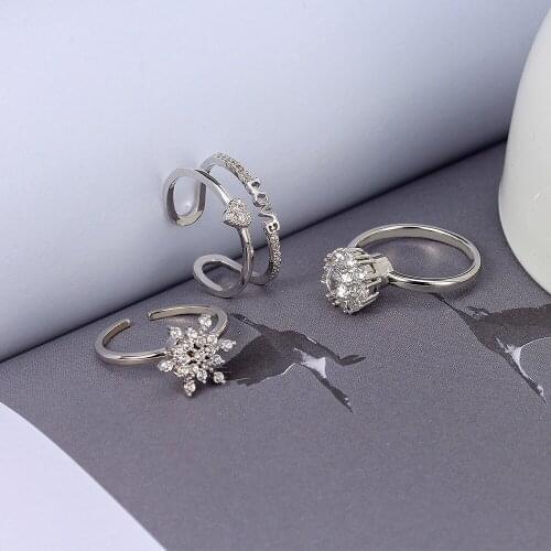 Interesting Rotatable Ring for Women Ring Sweet Snowflake Shape Inlaid Cubic Zirconia Ring Surprise Birthday Gift for Girlfriend