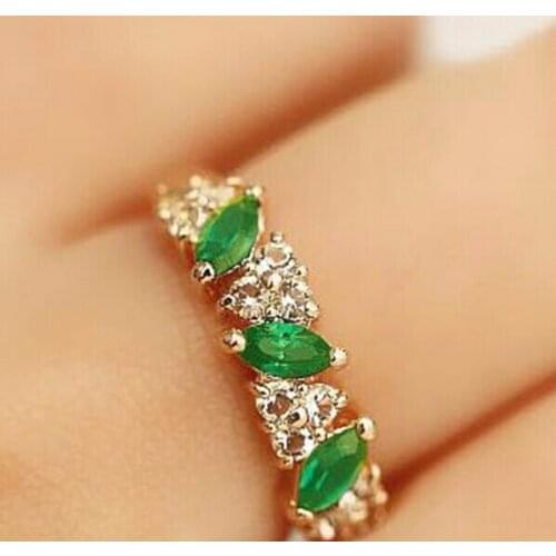 Sweet retro feel imitation emerald ring female