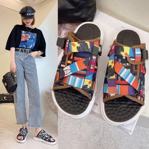 2021 New Summer Outdoor Slippers Women Trend Outer Wear Beach Sandals Fashion Personality Womens Shoes Flip Flops