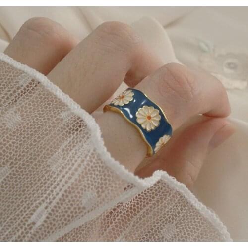 Retro Enamel Oil Dripping Small Daisy Opening Rings Female Ins Trend Simple Index Finger Small Fresh Ring for Girl Gift Jewelry