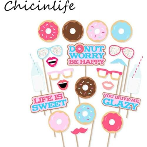 Chicinlife 22Pcs Doughnut Photo Booth Props Birthday Party Baby Shower Kids Favors Wedding Sweet Donut Party Decoration Supplies
