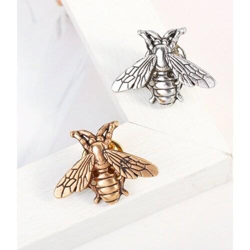 Vintage Bee Pin Brooch Bee Lapel Pin Women Brooches Retro Metal Suit Collar Pin Animal Jewelry Brooches For Men Women