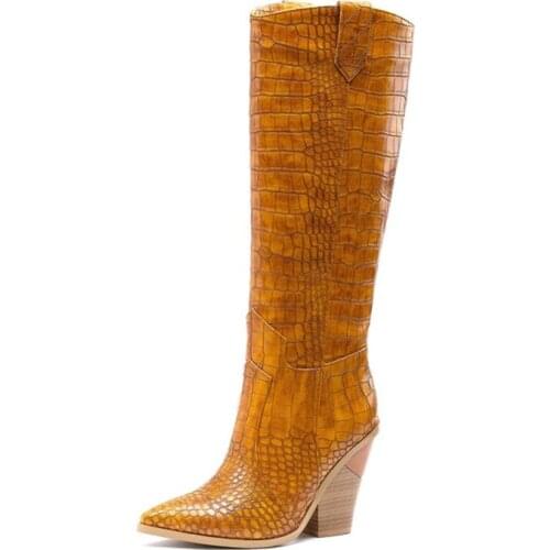 2021 womens autumn and winter new fashion Joker Leopard boots warm short fluffy stitching comfortable wedge toe boots