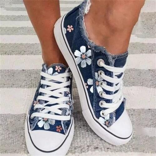 Women Casual Shoes New Spring Women Shoes 2021 Fashion Embroidered White Sneakers Breathable Flower Lace-Up Flat Shoes Women