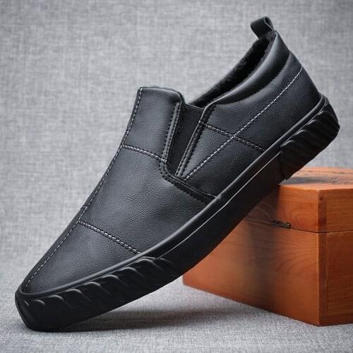 New Winter Men Leather Boots Men Plush Inside Stitch Warm Leather Casual Shoes Cool Loafers
