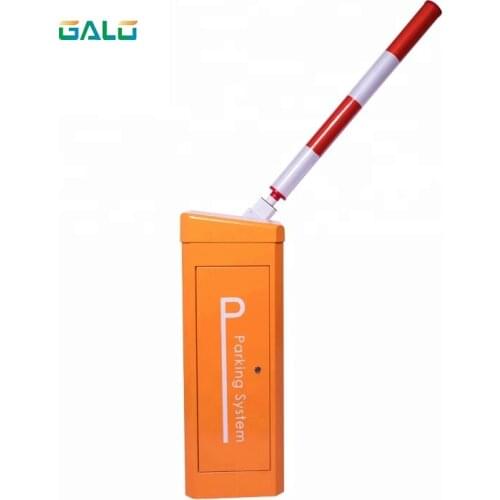 Straight boom solar powered parking barrier