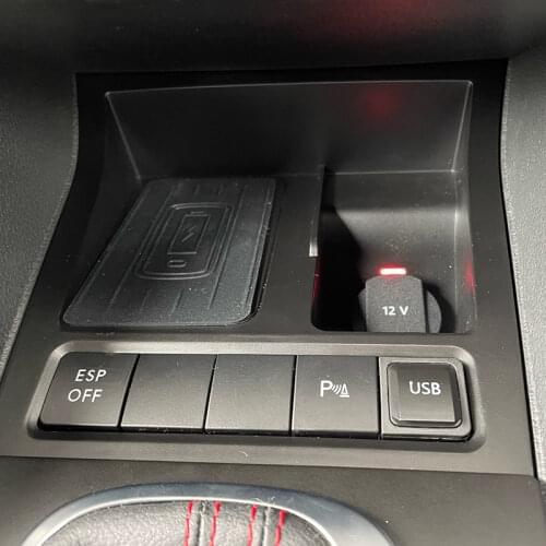 Car QI wireless charger 15W fast charging plate wireless phone charger for VW Golf 6 MK6 2008-2013 center console charging case