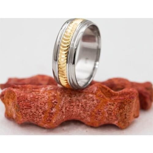 Mid-Gold Color Domino Pattern Unisex Silver Wedding Ring