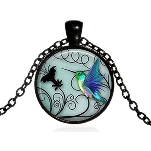 Fashion Hummingbird Flower Petal Round Glass Pendent Necklace Cute Bird Necklace for Women Men Girls Kids Collar Jewelry Gift