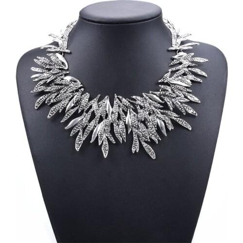 Jewelry Accessories Vintage Leaf Shape Gold&Black Color Alloy Women Choker Necklace Statement Collar Necklace for Party Gift