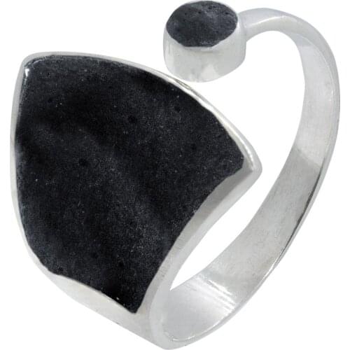 DARK DIAMOND®-Point ring of authentic volcanic Lava and 925 sterling silver. Handmade in Spain