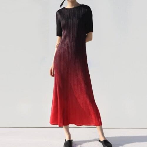 天裴褶皱 Short Dresses For Women