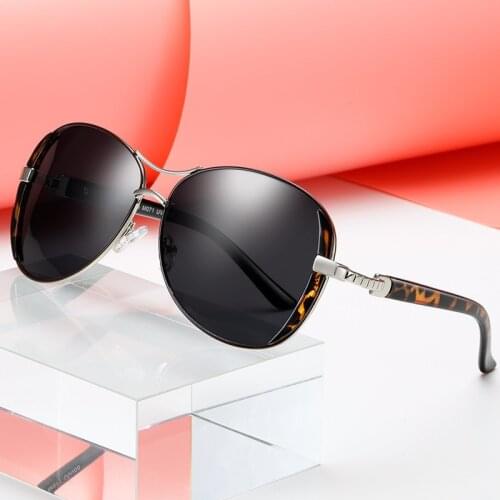 Flowers Blinding Women's Aviator Sunglasses