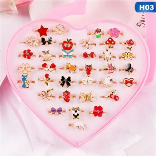 36pcs/box Korean Style Kids Rings Girls Mixed Plastic/Resin/Alloy Cute Child Cartoon Rings Childrens Day Birthday Jewelry Gifts