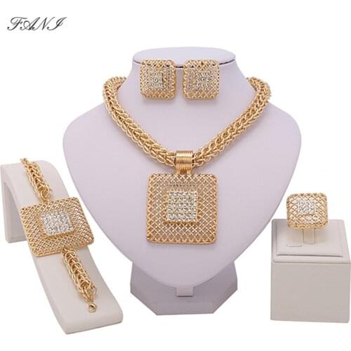 Fani 2021 Dubai Gold Designer Jewelry Set Nigerian wedding woman accessories jewelry set statement Bridal jewelry set Wholesale
