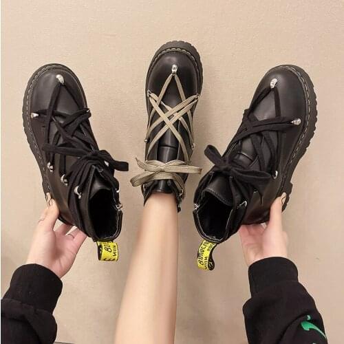 2021 New Cross Belt Five-pointed Star Motorcycle Boots Leather Thick-soled Female Rider Boots Side Zipper Retro Martin Boots