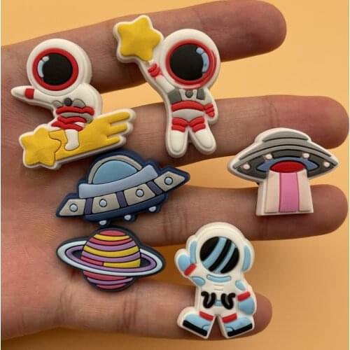 Single Sale 1 Pcs Slipper Accessories Shoe Charms PVC Cartoon Spaceman Spaceship Fit Kids X-Mas Party Gifts 12P-1L-3