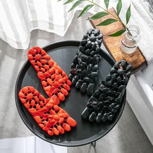 Women/Men Hollow Out Slippers Unisex Bathroom Non-Slip Sandals Leaking Water Bathing Slides Massage Floor Flip Flop Couple Shoes