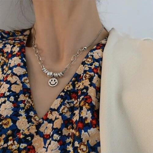 VSnow Fashion Smile Face Circle Chunky Chain Pendant Necklace for Women Stylish Vintage Metal Hollow Out Party Necklace Jewelry