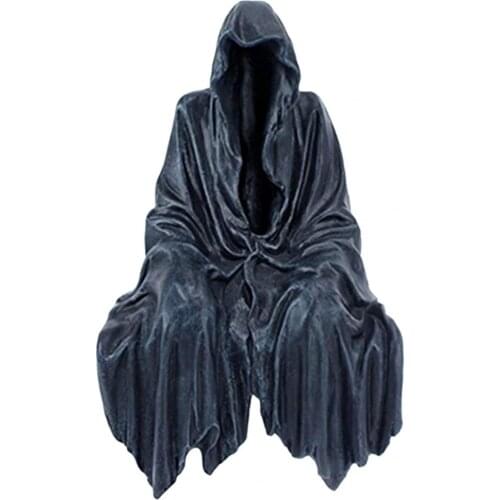 Gothic Decor Night Stalker Figurine Delicate Resin Outdoor Decoration Reaper Statue Sitting Statues Desktop Ornament Sculpture