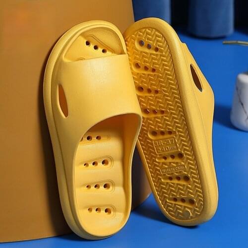 Summer Bathroom Flip Flops Female Silent Home Indoor Bath Men Woman Sandals Thick-Soled Quick-Drying Soft-Bottom Leaky Slippers