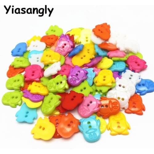 500pcs 15x16mm Mixed Penguin Plastic Buttons Cute Christmas Sewing 2 Holes Cartoon Button Cardmaking Embellishments