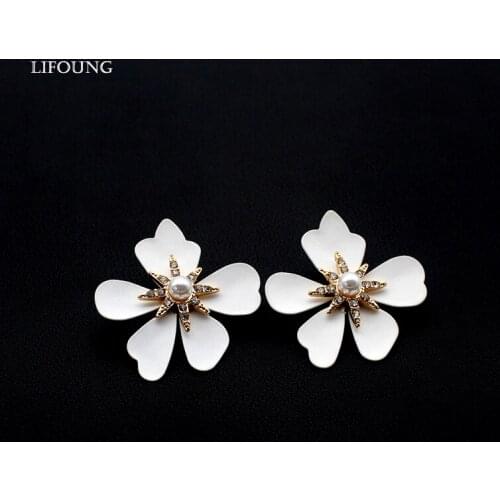 Stud Earrings LiFoung China
