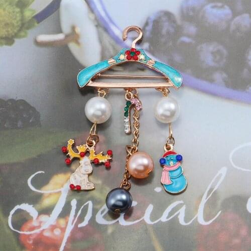 Fashion Brooch Jewelry Snowman Walking Stick Deer Elk Tassel Pin Hanger Rhinestone Pearl Brooch Female Gift Christmas Brooch