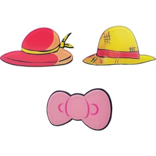 Lovely Acrylic Brooches Two Hats And A Bowknot Brooch Pins，It Is Very Beautiful To Wear On The Collar Schoolbag Backpack