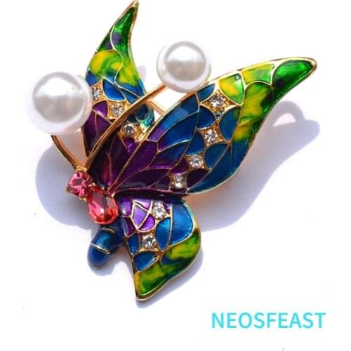 Classic Jewelry Multi Color Rhinestone Butterfly Brooches for Women Elegant Enameled Pearl Pin Ladies Party Gifts Dress Garments