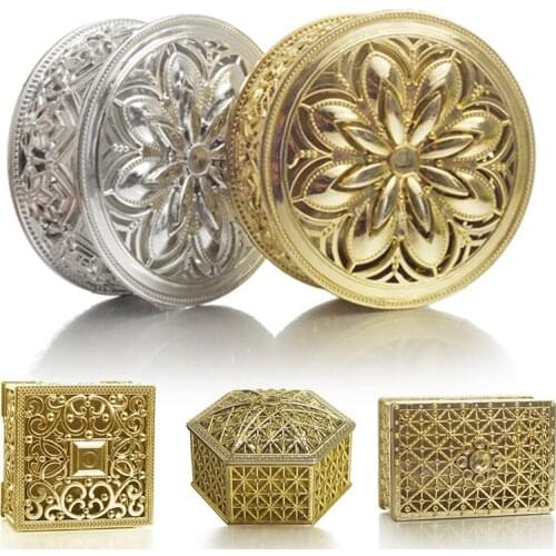 1PC Mini Plastic Hollow Gold Foil Cake Candy Box Wedding Favor Marriage Baby Shower Gift Treat Box Packaging Party Event Supply