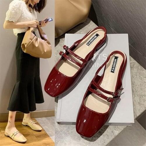 Womens shoes summer and autumn fashion pointed toe Korean version of all-match thick-heeled patent leather retro sandals