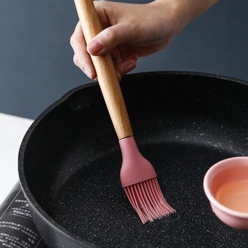 Silicone Brushes Wooden Handle Heat Resistant Non-Stick Pastry Cake Oil Brush for Baking Bbq Kitchen Cooking Utensils