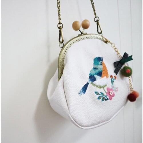 2021 New Arrival Animal Mori Pearl Bow Flower PU Chain Embroidered Bird Beaded Women Shoulder Crossbody Bag