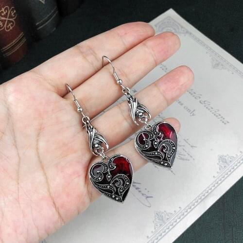 Alloy Gothic Dark Bat Red Heart Shaped Womens Earring Pattern Simple Cool Thin Face Hook Fashion Earrings Wholesale VGE069