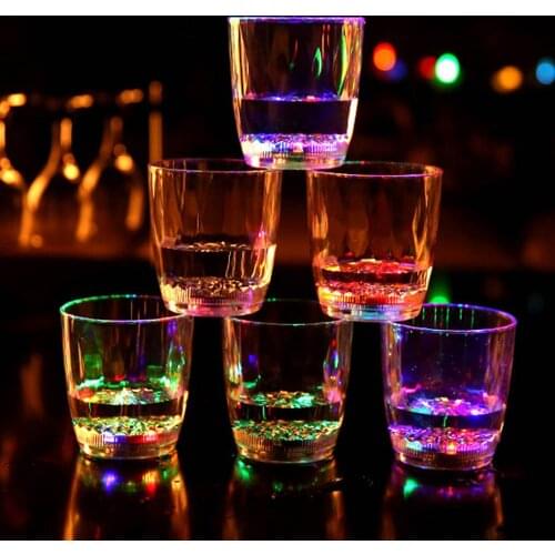 Creative LED Light Flashing Cups Smart Liquid Active Plastic Cup Wedding Decorate Champagne Beer Drinkware for Party Bars