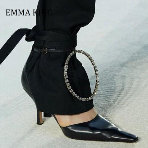2021 Spring Women Crystal O-ring Embellished Leather Pumps High Quality Pointy Toe Buckled Ankle Straps Pumps Runway Dress Shoes