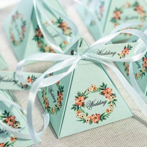 100 x European Pink / Purple / Blue Floral Triangular Pyramid Wedding Favors Candy Boxes Bridal Shower Party Paper Gift Box