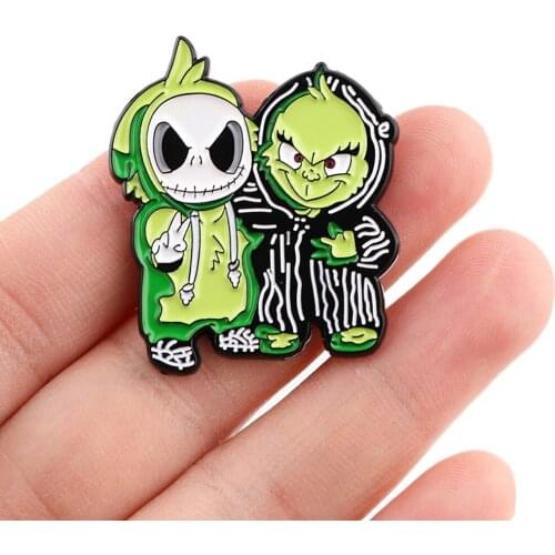 DZ2246 Christmas Cute Enamel Pin Movie Brooches Bag Lapel Pin Cartoon Holiday Badge Backpack Decoration Jewelry Gift Accessories
