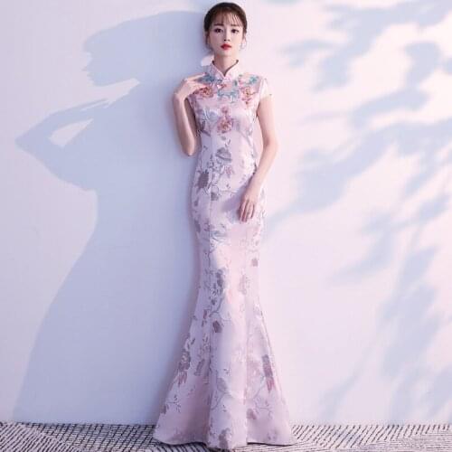 Chinese Style Light Pink Lady Cheongsam Skirt Trumpet Slim Evening Dress Elegant Embroidery Floral Qipao Wedding Prom Satin Gown