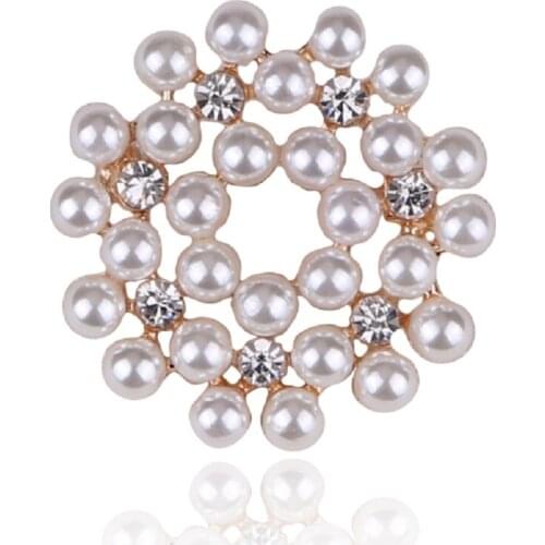 Round Brooch Rhinestone Flower Brooches for Women Large Pearl Alloy Brooch Pin Fashion Jewelry Wedding Pin Corsage Accessories